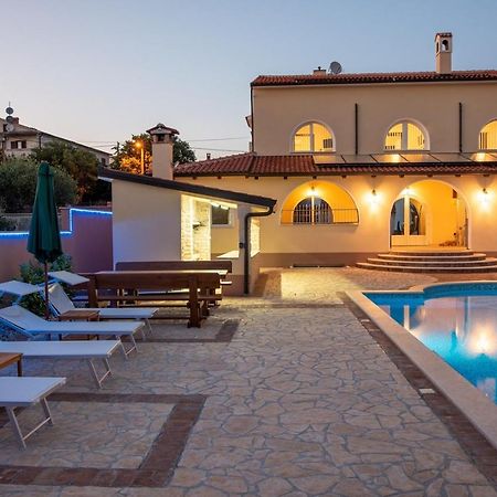 Готель Via Flavia With Common Pool Labinci Екстер'єр фото