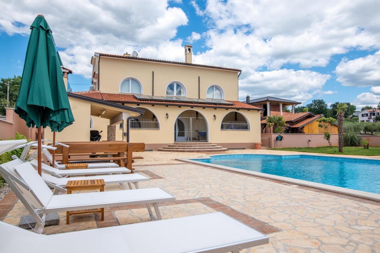 Готель Via Flavia With Common Pool Labinci Екстер'єр фото